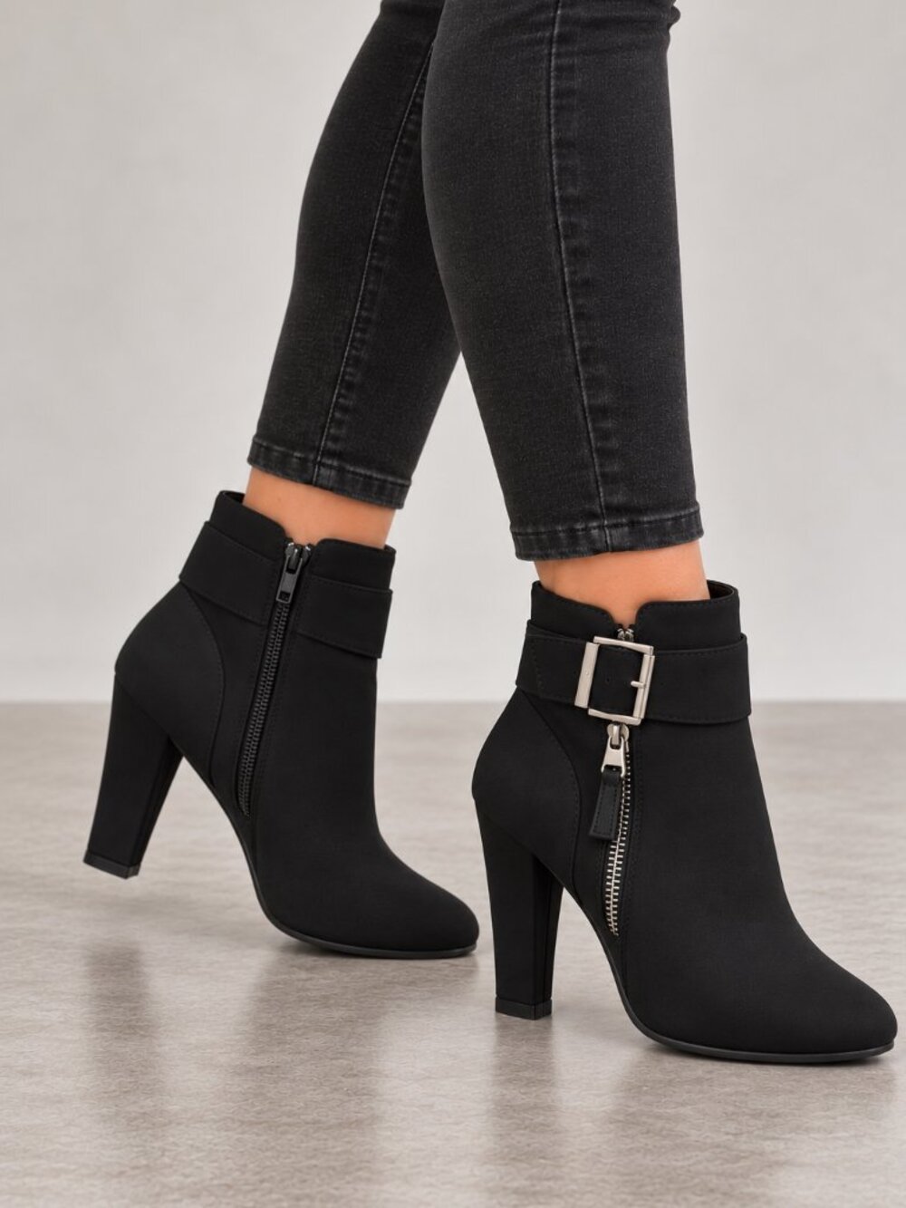 Unisa Black Ankle Booties Women's Size 8.5M Block Heel Buckle Zip Boots